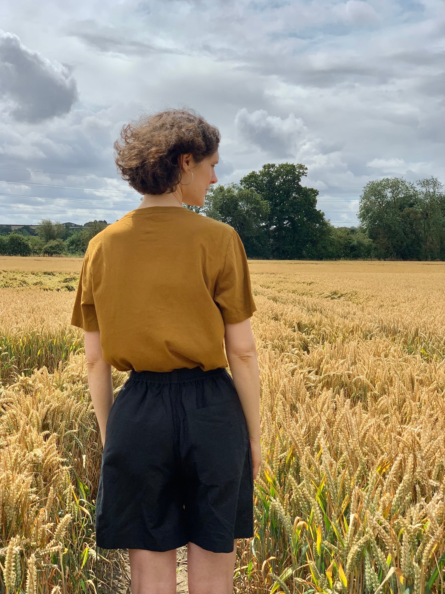 training short linen cotton twill black back womens