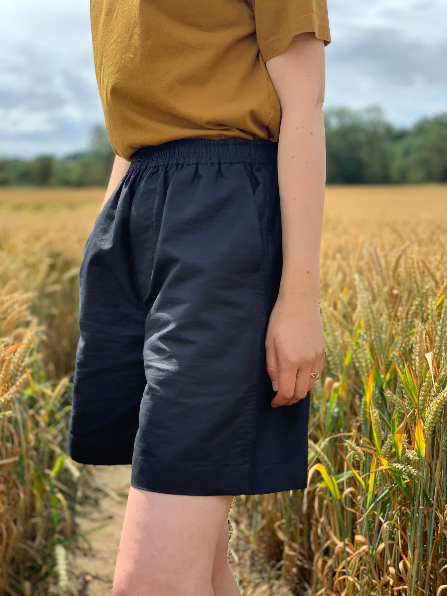 training short linen cotton twill black womens